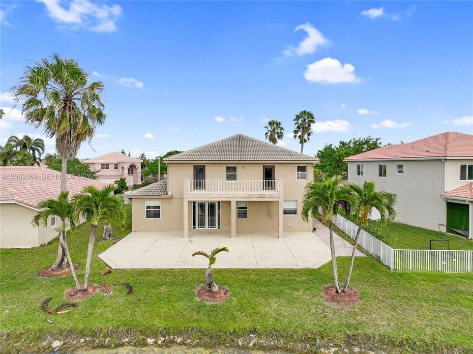For Sale: $980,000 (6 beds, 3 baths, 3310 Square Feet)