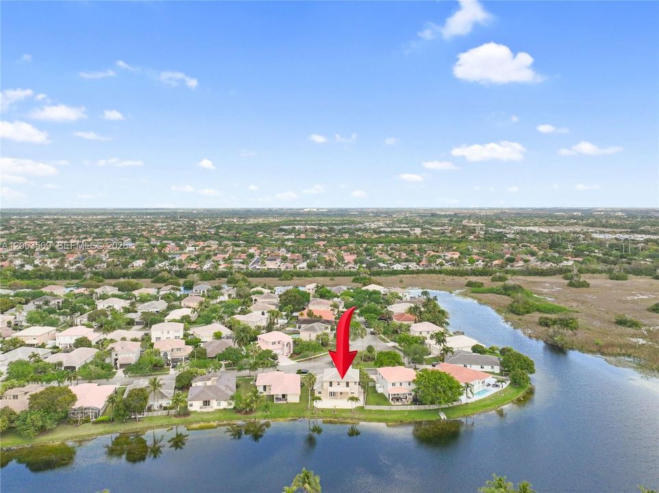 For Sale: $980,000 (6 beds, 3 baths, 3310 Square Feet)