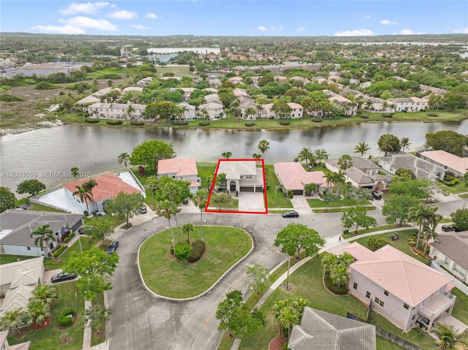 For Sale: $980,000 (6 beds, 3 baths, 3310 Square Feet)