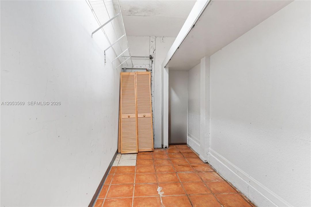 For Sale: $980,000 (6 beds, 3 baths, 3310 Square Feet)
