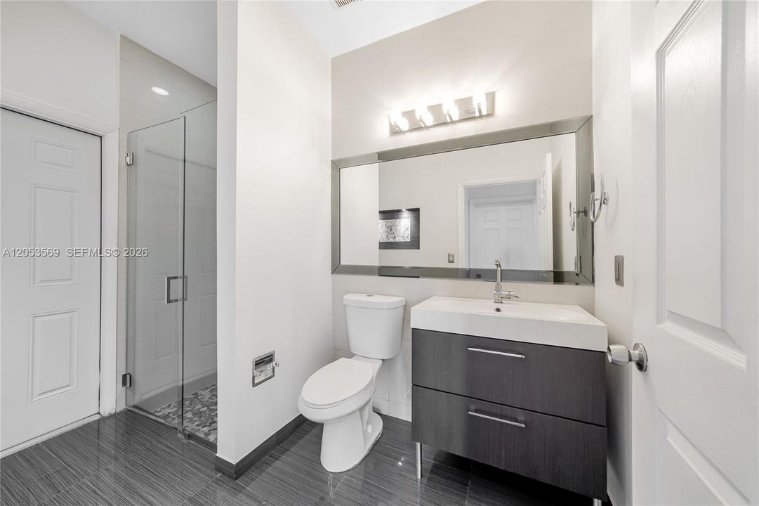 For Sale: $980,000 (6 beds, 3 baths, 3310 Square Feet)