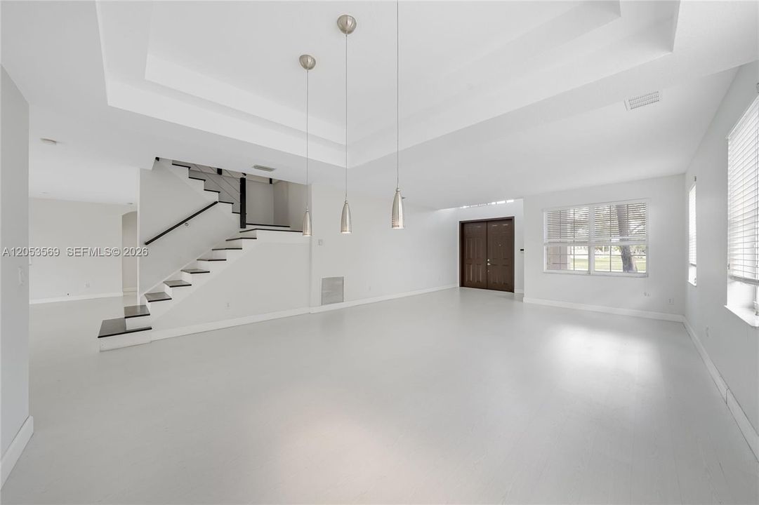 For Sale: $980,000 (6 beds, 3 baths, 3310 Square Feet)