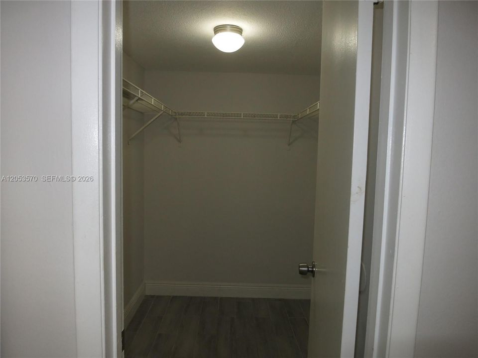В аренду: $2,400 (2 спален, 2 ванн, 1053 Квадратных фут)