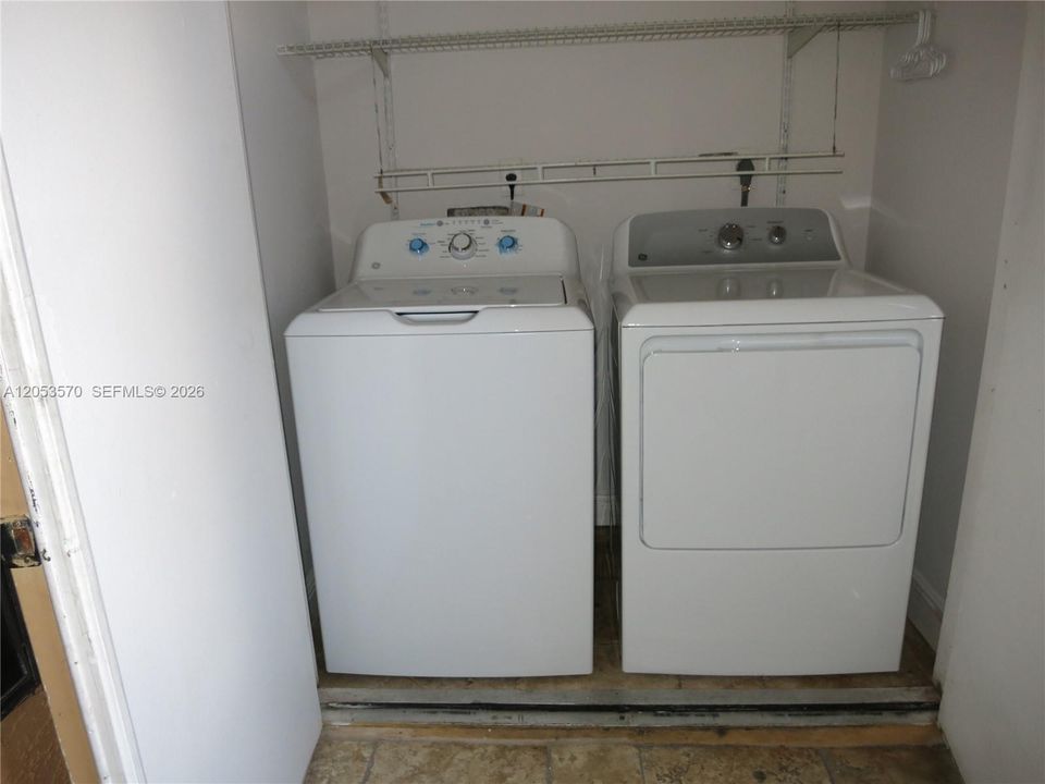 В аренду: $2,400 (2 спален, 2 ванн, 1053 Квадратных фут)
