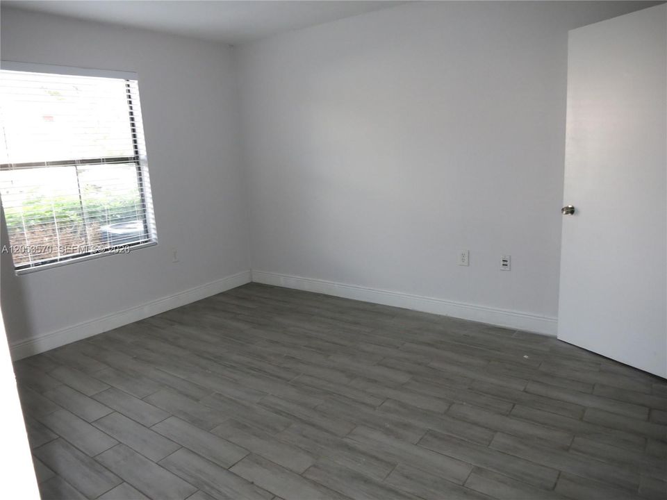 В аренду: $2,400 (2 спален, 2 ванн, 1053 Квадратных фут)