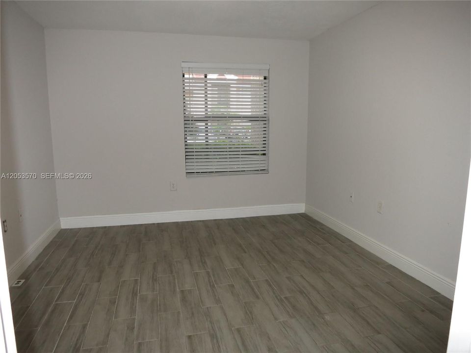 В аренду: $2,400 (2 спален, 2 ванн, 1053 Квадратных фут)