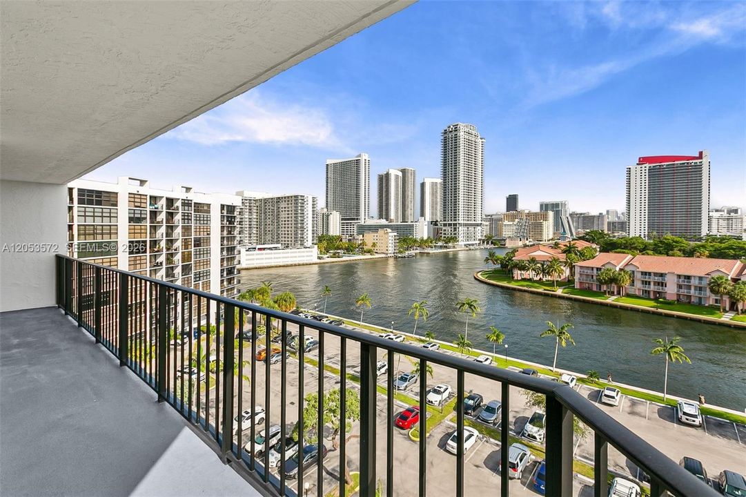 En Venta: $450,000 (2 camas, 2 baños, 1430 Pies cuadrados)
