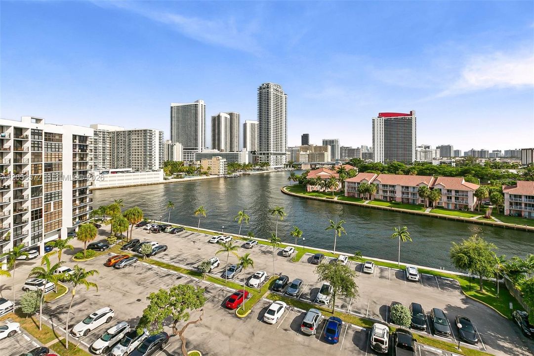 En Venta: $450,000 (2 camas, 2 baños, 1430 Pies cuadrados)