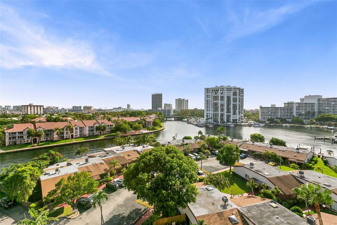 En Venta: $450,000 (2 camas, 2 baños, 1430 Pies cuadrados)
