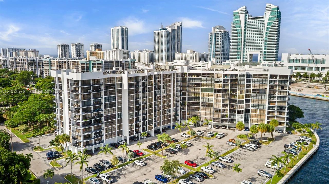 En Venta: $450,000 (2 camas, 2 baños, 1430 Pies cuadrados)