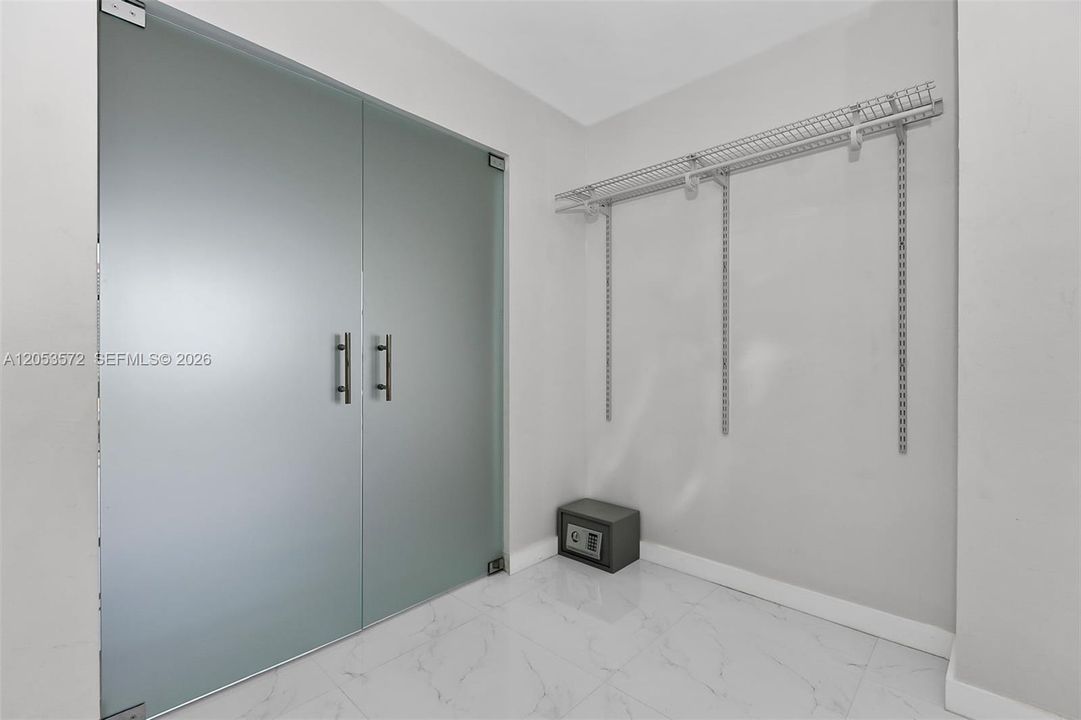 En Venta: $450,000 (2 camas, 2 baños, 1430 Pies cuadrados)