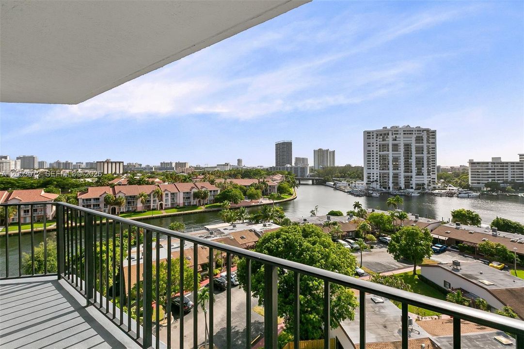 En Venta: $450,000 (2 camas, 2 baños, 1430 Pies cuadrados)