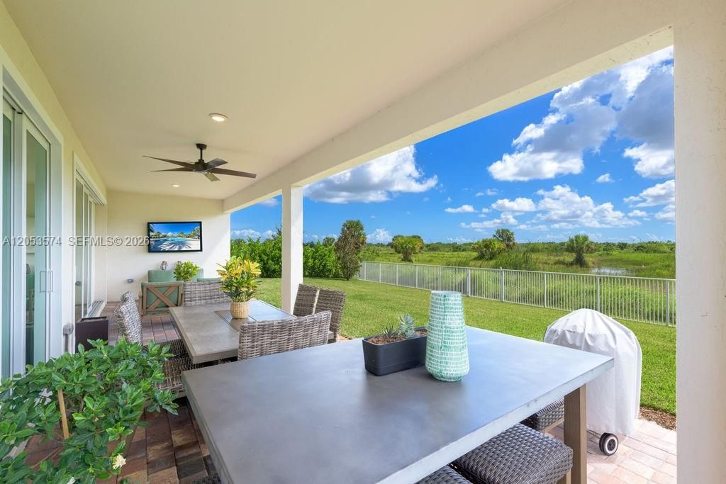 En Venta: $669,900 (4 camas, 3 baños, 2855 Pies cuadrados)
