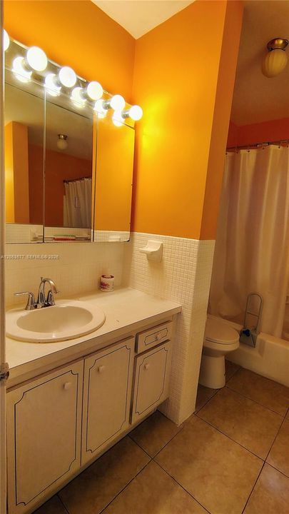 На продажу: $139,900 (1 спален, 1 ванн, 736 Квадратных фут)