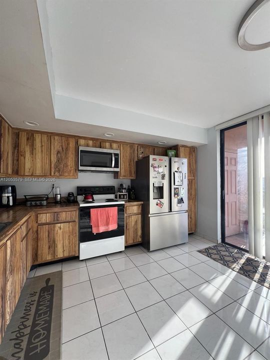 For Sale: $325,000 (3 beds, 2 baths, 1099 Square Feet)