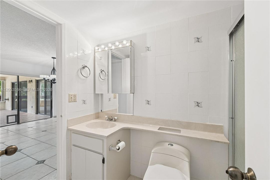 На продажу: $325,000 (2 спален, 2 ванн, 1340 Квадратных фут)
