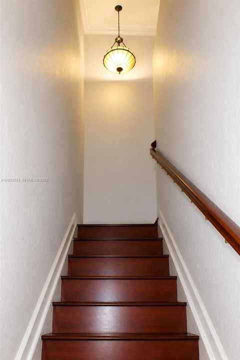 En Venta: $489,900 (3 camas, 2 baños, 1549 Pies cuadrados)