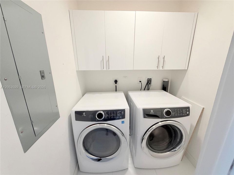 Oversized Laundry