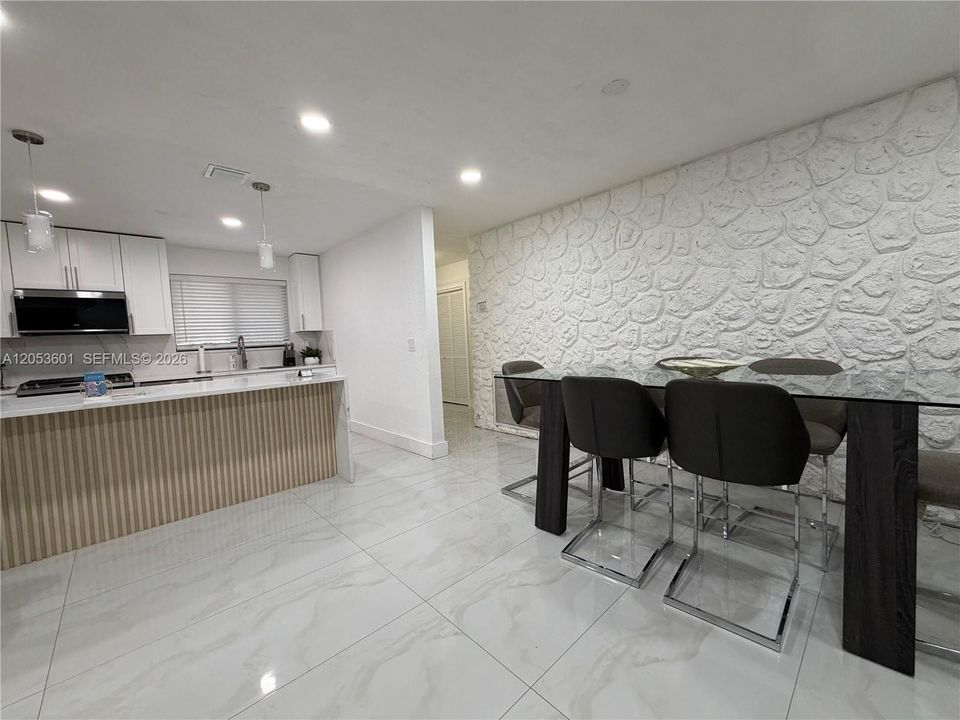 For Sale: $660,000 (5 beds, 3 baths, 1766 Square Feet)