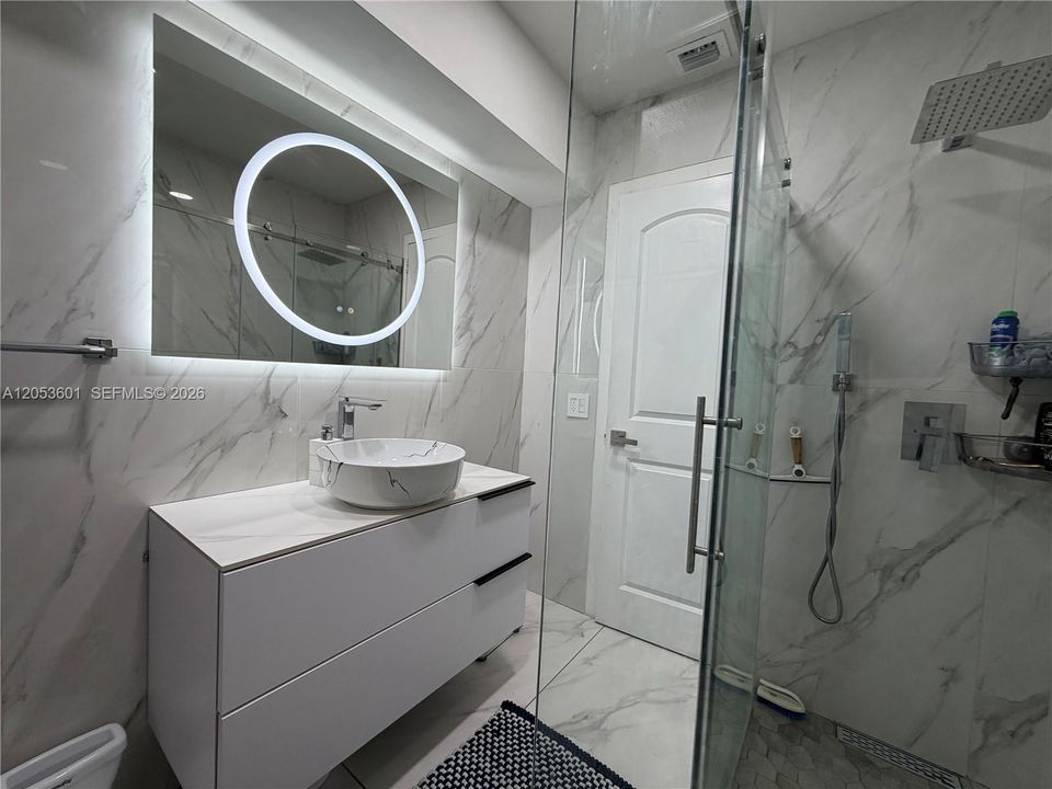 For Sale: $660,000 (5 beds, 3 baths, 1766 Square Feet)