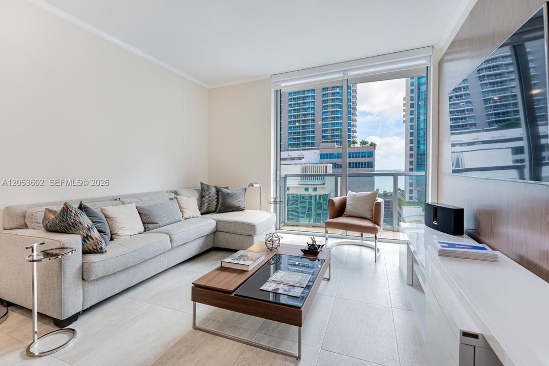 В аренду: $4,295 (2 спален, 2 ванн, 1088 Квадратных фут)