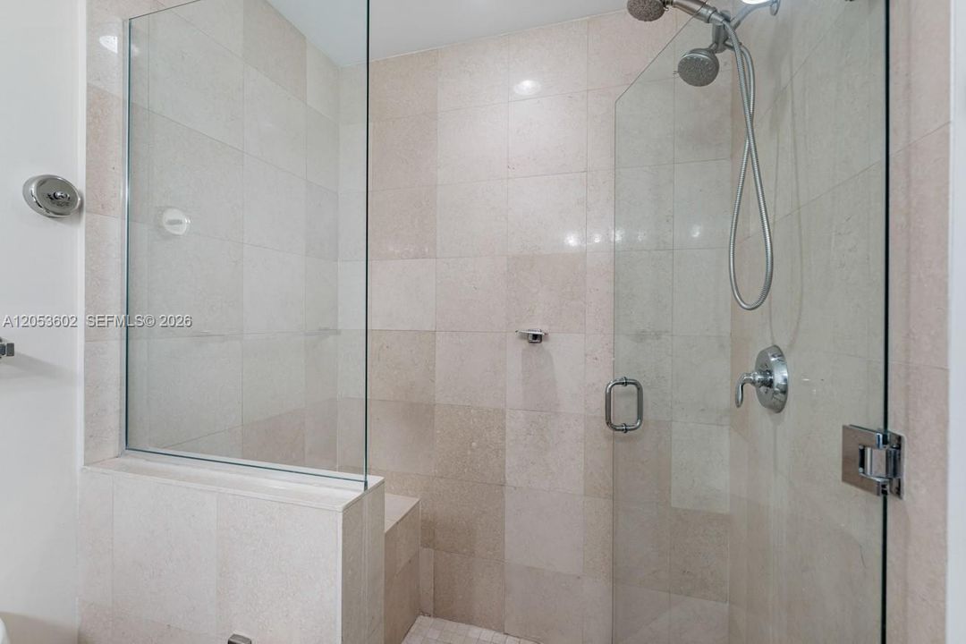 В аренду: $4,295 (2 спален, 2 ванн, 1088 Квадратных фут)