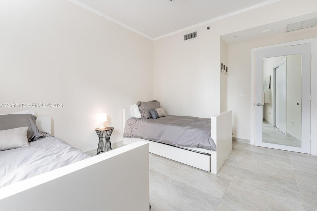 В аренду: $4,295 (2 спален, 2 ванн, 1088 Квадратных фут)
