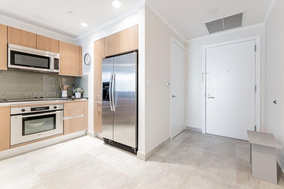 В аренду: $4,295 (2 спален, 2 ванн, 1088 Квадратных фут)