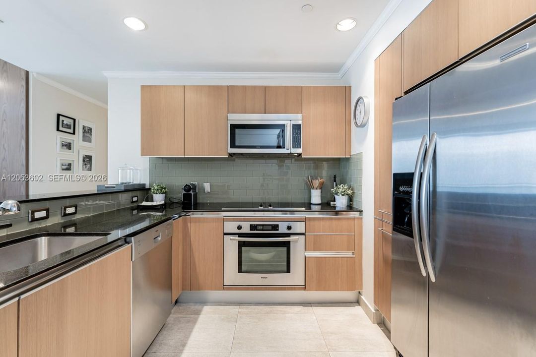 В аренду: $4,295 (2 спален, 2 ванн, 1088 Квадратных фут)