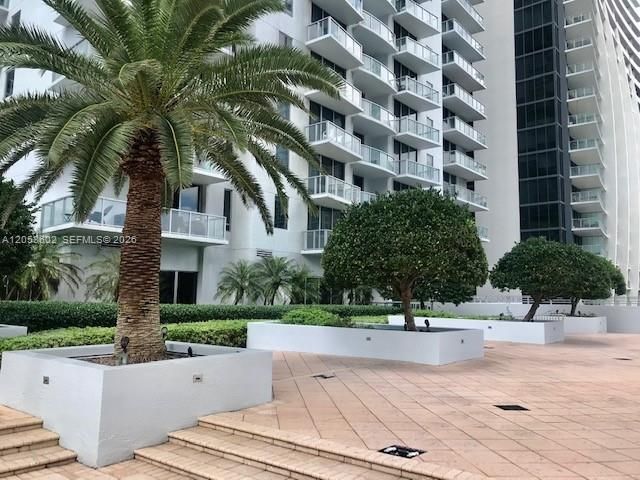В аренду: $4,295 (2 спален, 2 ванн, 1088 Квадратных фут)