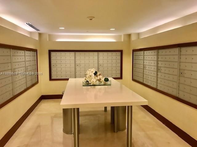 В аренду: $4,295 (2 спален, 2 ванн, 1088 Квадратных фут)