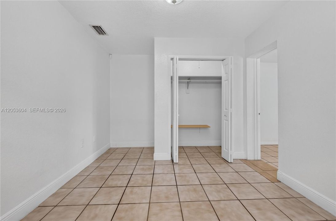 For Rent: $1,700 (1 beds, 1 baths, 970 Square Feet)