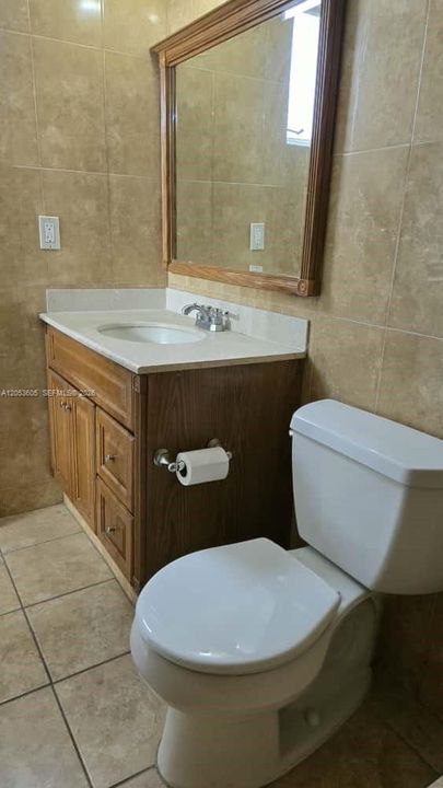 En Venta: $290,000 (2 camas, 2 baños, 896 Pies cuadrados)