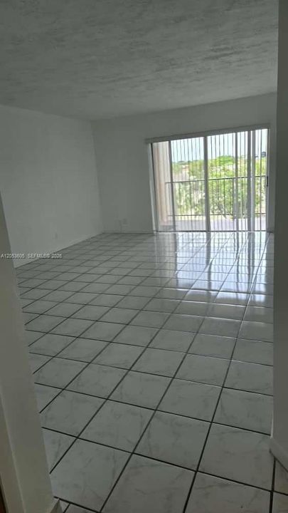 En Venta: $290,000 (2 camas, 2 baños, 896 Pies cuadrados)