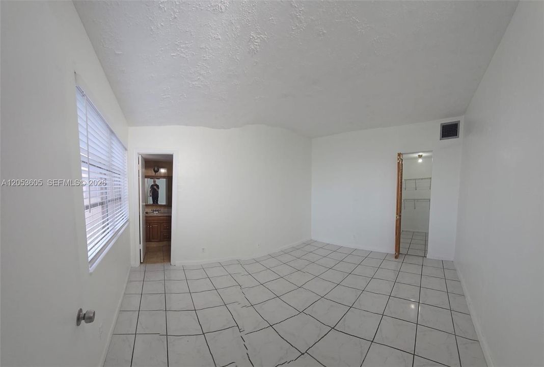En Venta: $290,000 (2 camas, 2 baños, 896 Pies cuadrados)