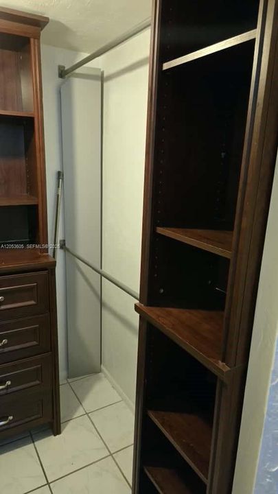 En Venta: $290,000 (2 camas, 2 baños, 896 Pies cuadrados)