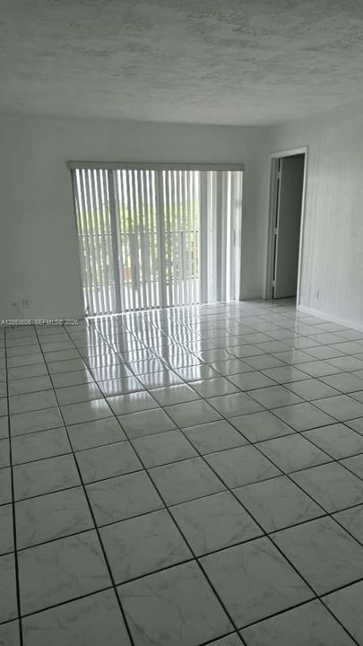 En Venta: $290,000 (2 camas, 2 baños, 896 Pies cuadrados)