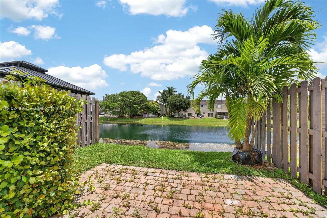For Sale: $370,000 (2 beds, 2 baths, 1458 Square Feet)