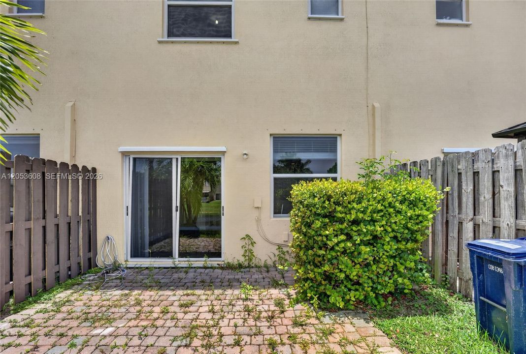 For Sale: $370,000 (2 beds, 2 baths, 1458 Square Feet)