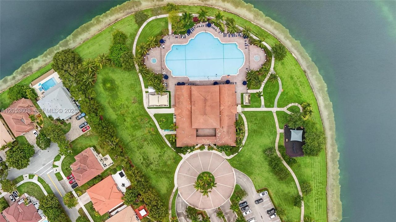 For Sale: $370,000 (2 beds, 2 baths, 1458 Square Feet)