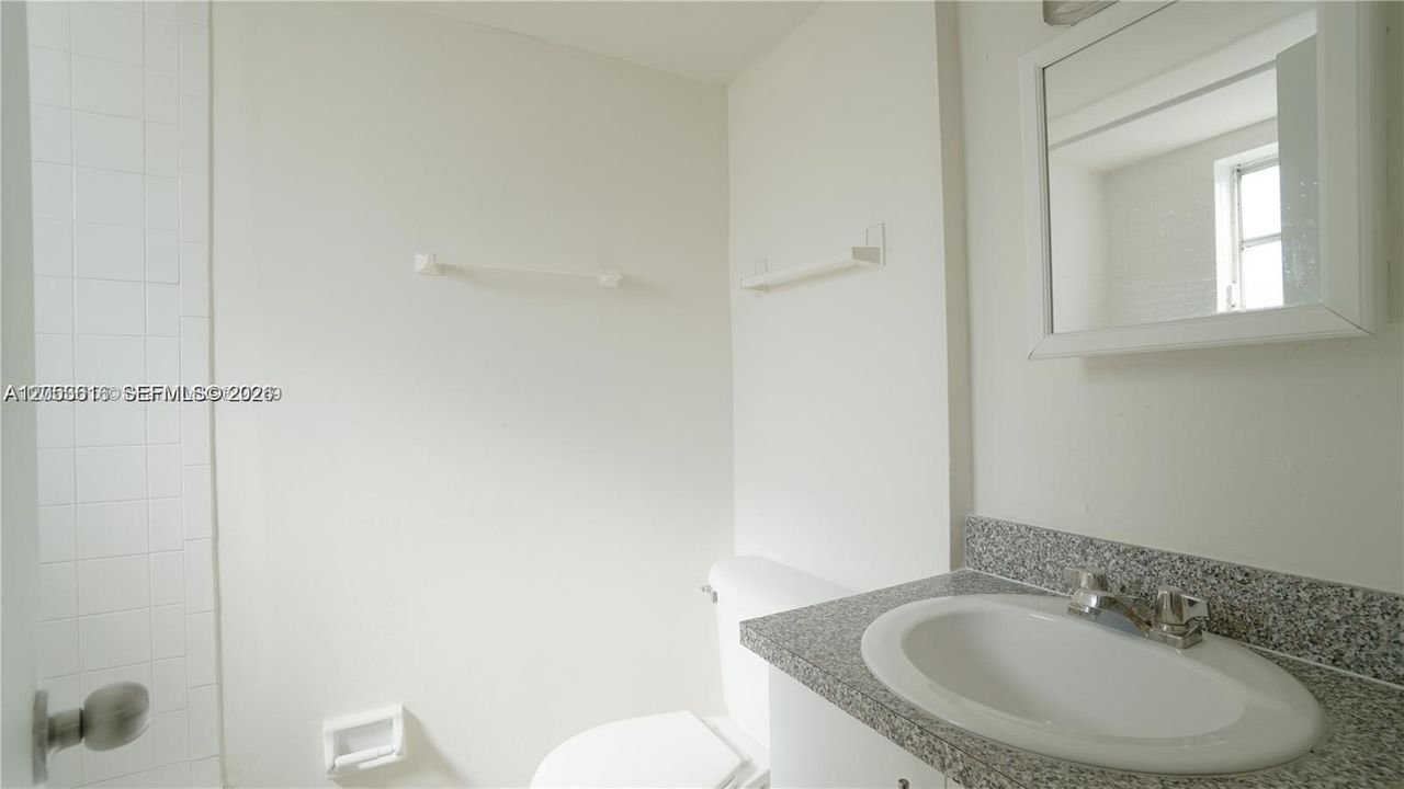 В аренду: $1,850 (2 спален, 2 ванн, 840 Квадратных фут)