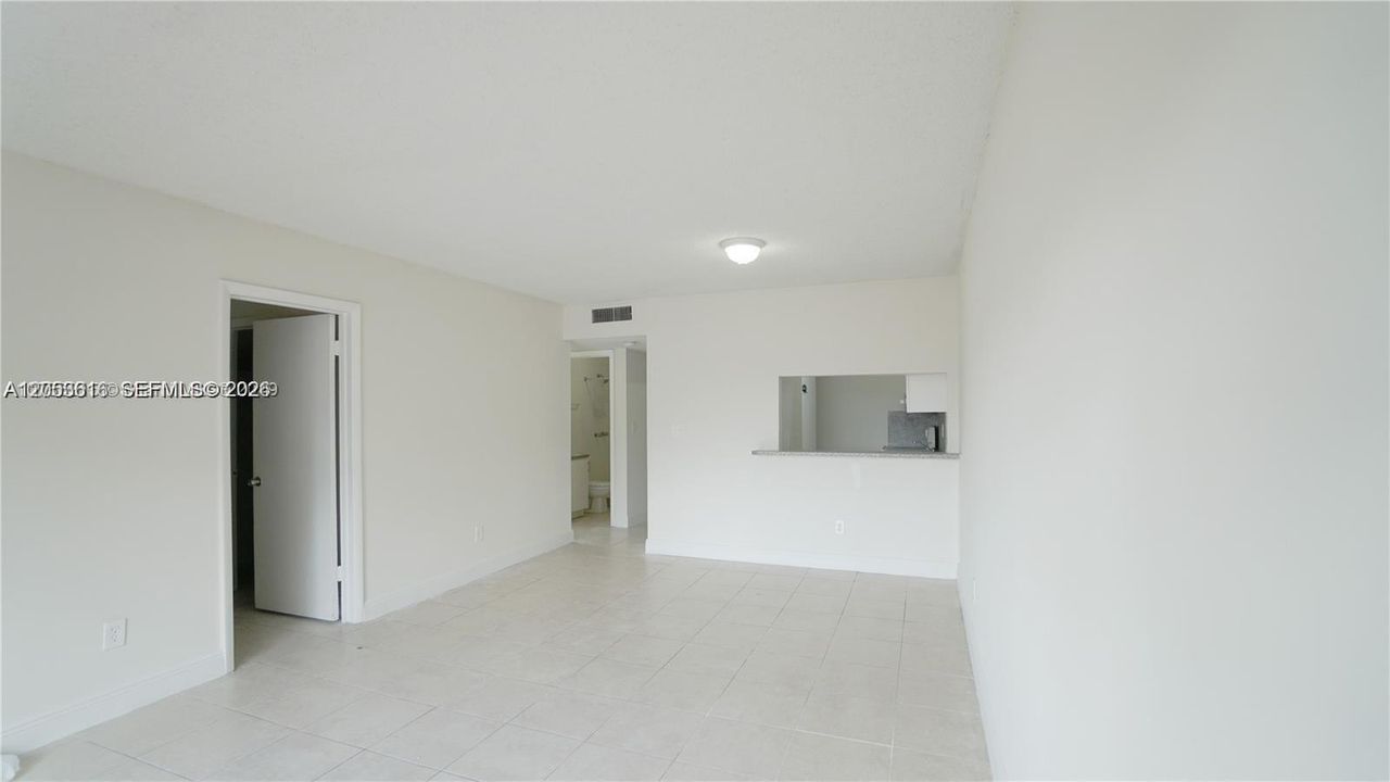 В аренду: $1,850 (2 спален, 2 ванн, 840 Квадратных фут)