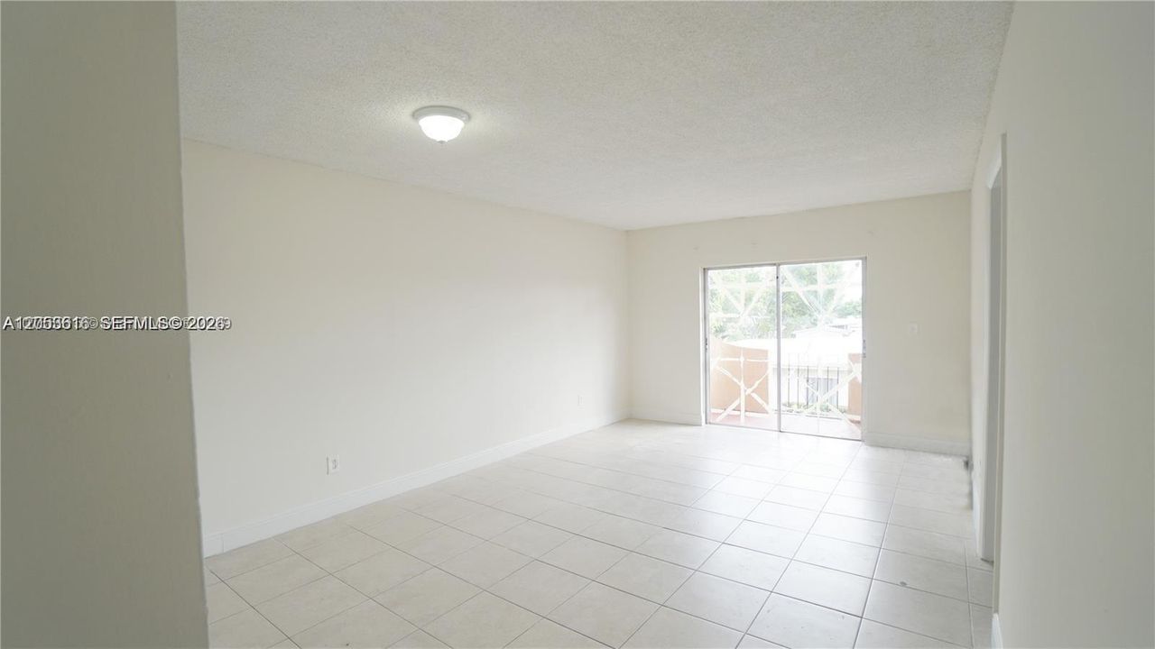 В аренду: $1,850 (2 спален, 2 ванн, 840 Квадратных фут)