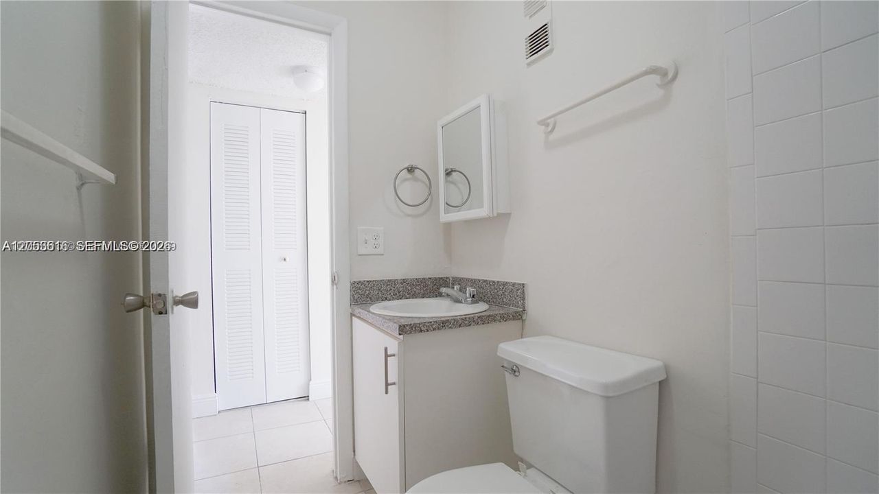 В аренду: $1,850 (2 спален, 2 ванн, 840 Квадратных фут)