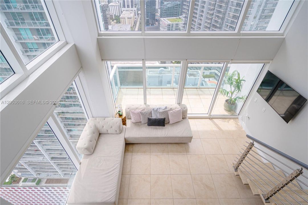 For Rent: $4,650 (2 beds, 2 baths, 1289 Square Feet)