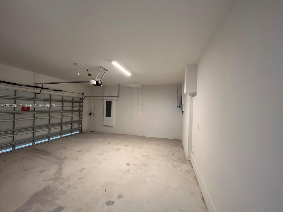 For Sale: $670,000 (5 beds, 3 baths, 2640 Square Feet)