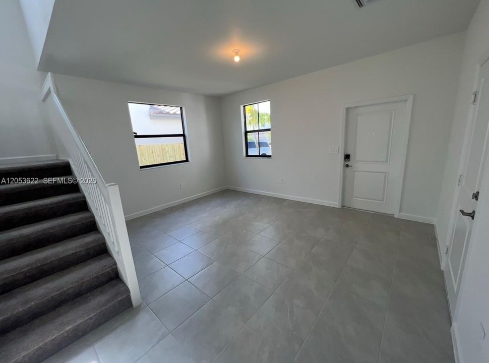 For Sale: $670,000 (5 beds, 3 baths, 2640 Square Feet)