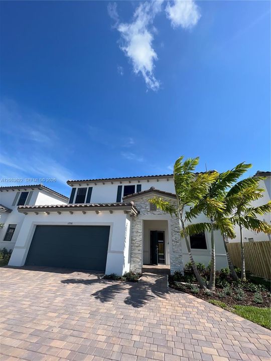 For Sale: $670,000 (5 beds, 3 baths, 2640 Square Feet)