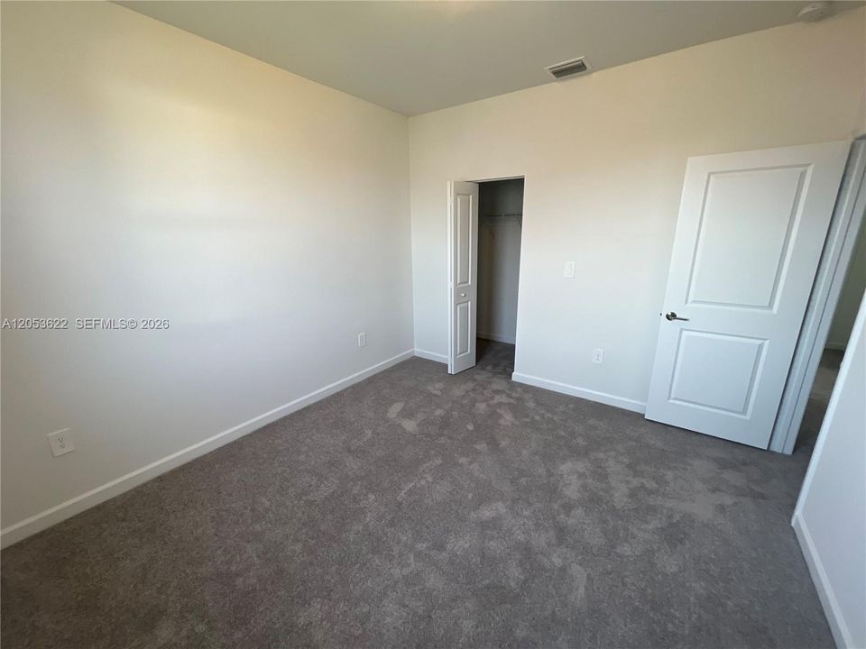 For Sale: $670,000 (5 beds, 3 baths, 2640 Square Feet)