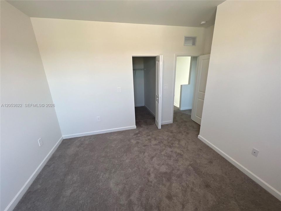 For Sale: $670,000 (5 beds, 3 baths, 2640 Square Feet)
